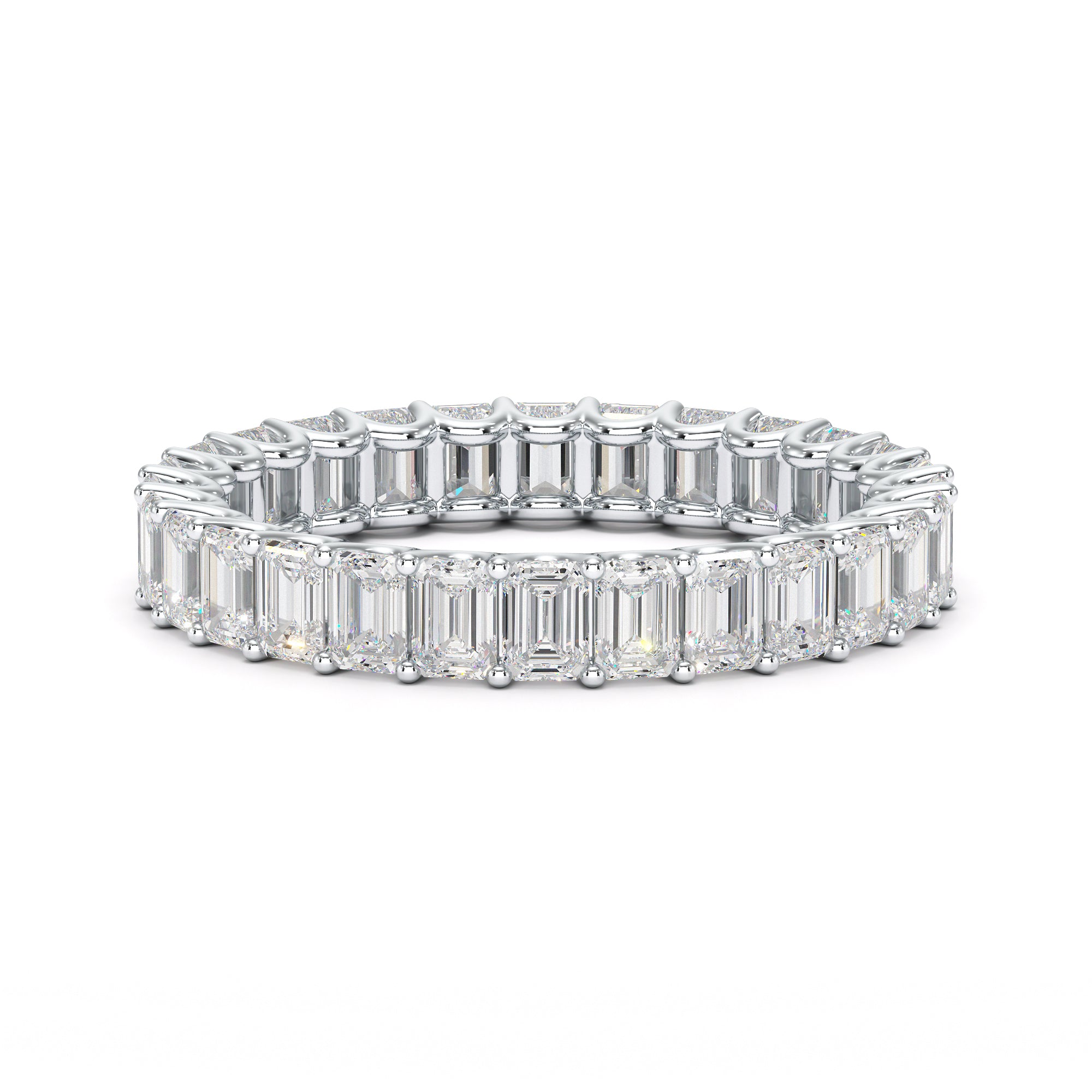 Haute Rocks alliansering med emerald cut diamanter – Eternity Empire i 18k hvitt gull